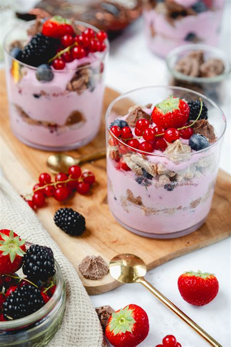Garnierte Mousse avec Beeren