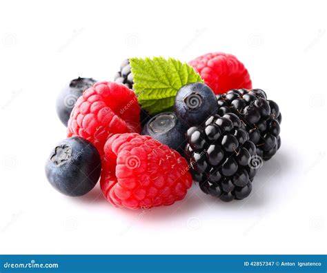 Garnitur: Schoko-Drip und frische Beeren