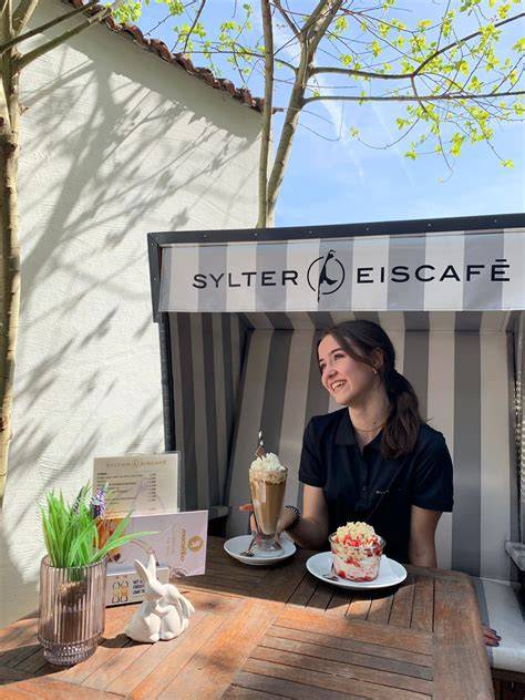 Gastliche Atmosphäre und Tortenvielfalt im Sylter Café