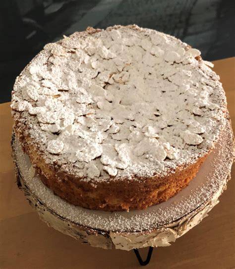 Gató d'Ametlla - Mandeltorte mit Puderzucker
