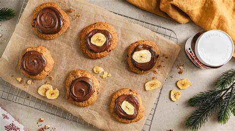 Gebackene Cookies mit goldbraunen Rändern