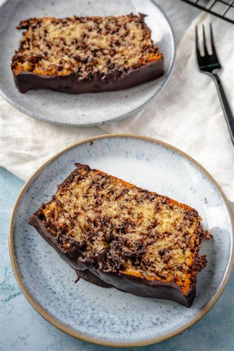 Gebackener Duplo Rührkuchen mit Glasur