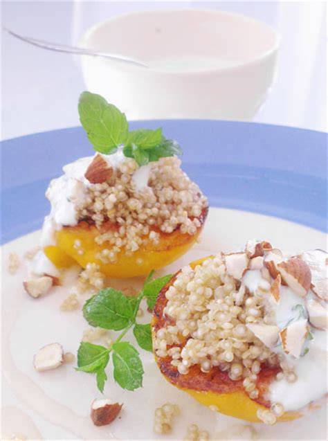 Gebratene Pfirsiche mit Rosmarin als Dessert-Topping