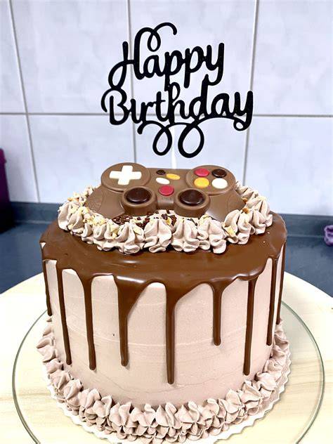 Geburtstagstafel mit Gamer Kuchen