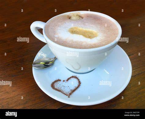 Gedeckte Tasse Tassimo Kakao mit Milchschaum
