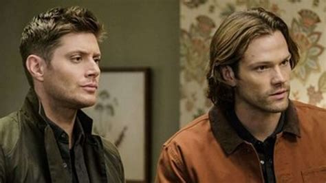Gedenkbild zum Ende von Supernatural mit Sam und Dean