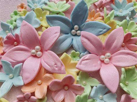 Gefärbter Fondant in Pastellfarben