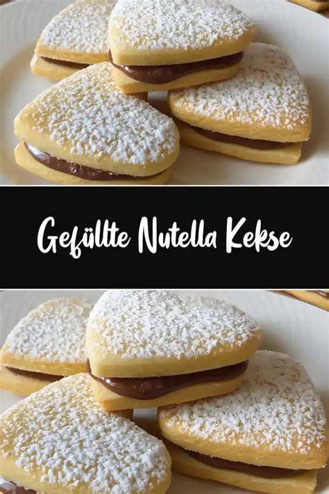 Gefüllte Brabanzerl Kekse auf einer festlichen Tafel mit Gedeck