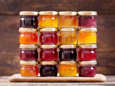 Gefüllte Marmeladengläser