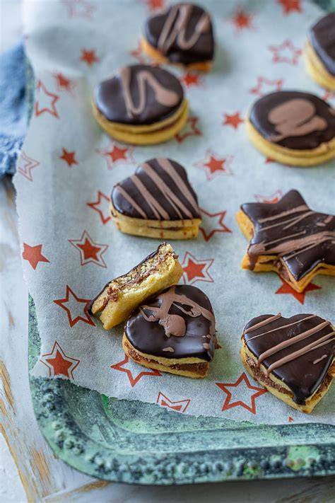 Gefüllte Schoko-Marzipan-Taler in Dose