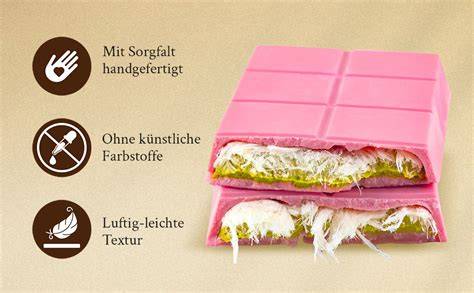 Gefüllte Schokoladenform mit Pistaziencreme und türkischer Zuckerwatte