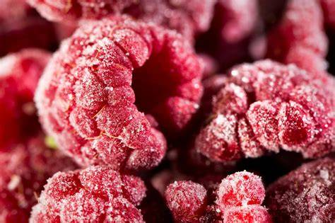 Gefrorene Beeren im Topf