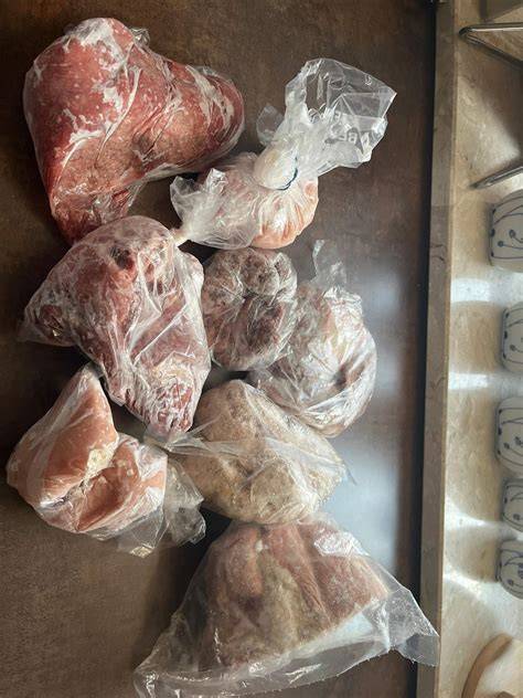 Gefrorene Dinkelbrötchen im Gefrierfach