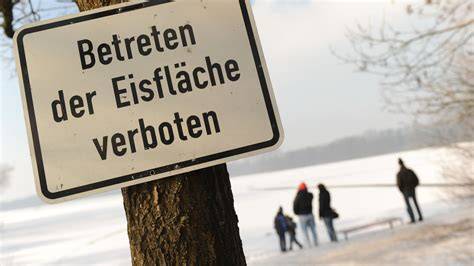 Gefrorener Behälter vor dem Einsatz