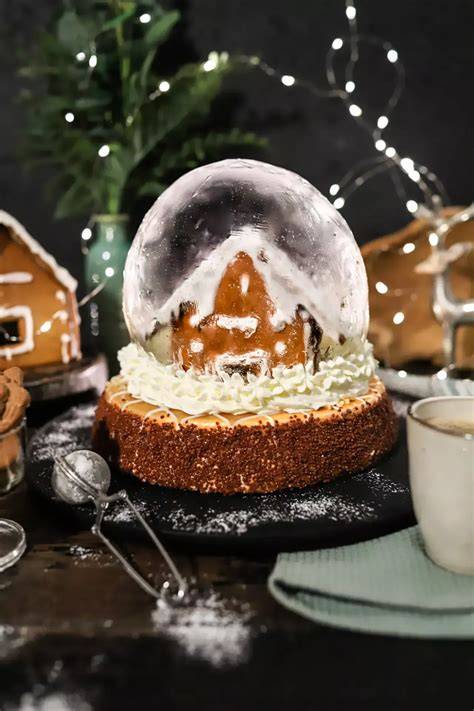 Gelatine Schneekugel über Lebkuchenhaus