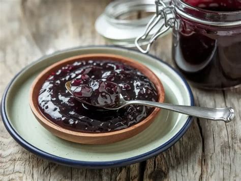 Gelierprobe: Marmelade auf gekühltem Teller