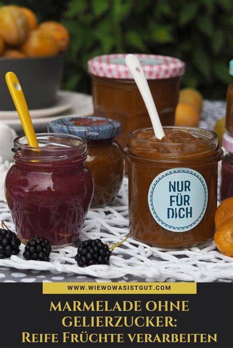 Gelierzucker und Fruchtglas mit Marmelade