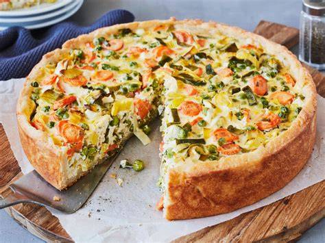 Gemüsekuchen mit Quark-Öl-Teig halb Trauben, halb Apfel