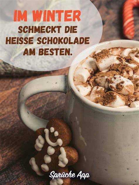 Gemütliches Pariser Café im Winter mit heißer Schokolade