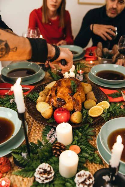 Gemeinsames Weihnachtsessen mit köstlichem Birnendessert