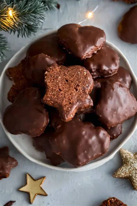 Genüssliche Lebkuchen mit Schokoladenglasur