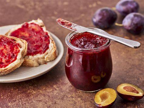 Genuss: Pflaumenmarmelade auf Brot und als Dip
