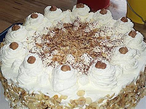 Geröstete Haselnüsse für die Torte