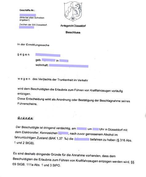 Gerichtssaal: Verhandlung wegen Trunkenheit im Straßenverkehr