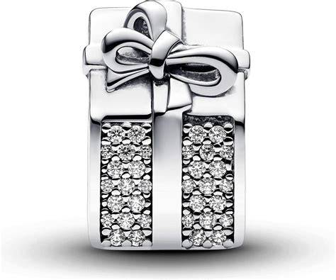 Geschenkbox mit Pandora Charm Lebkuchen und Band
