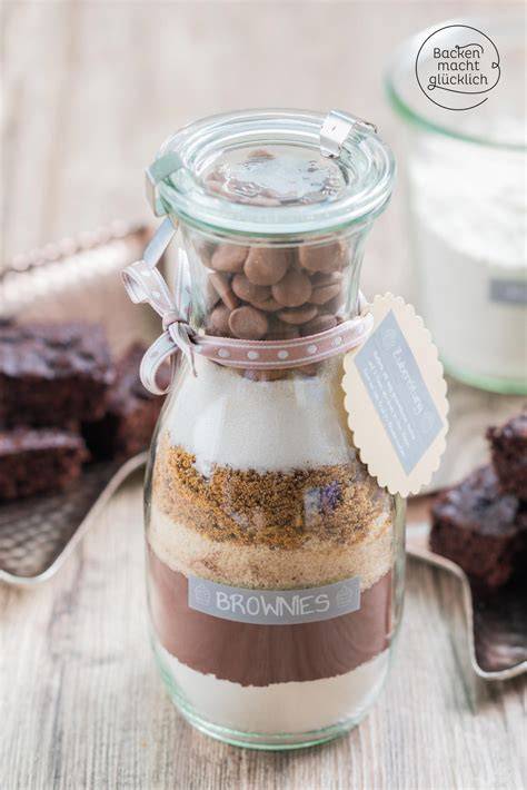 Geschenkidee: Backmischung im Glas mit Etikett und Schleife