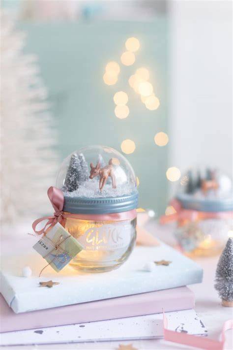 Geschenkidee: Marmeladenglas mit Etikett und Schleife