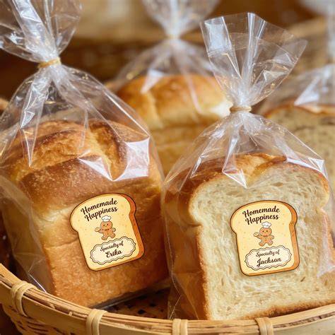 Geschenkidee: Marzipanplätzchen in Blechdosen mit Etiketten und Bändern