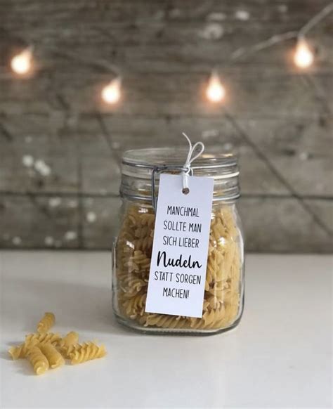 Geschenkidee: selbstgemachte Ingwer-Honig-Bonbons im Schraubglas