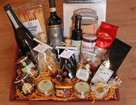 Geschenkkorb mit Pralinen und Wein