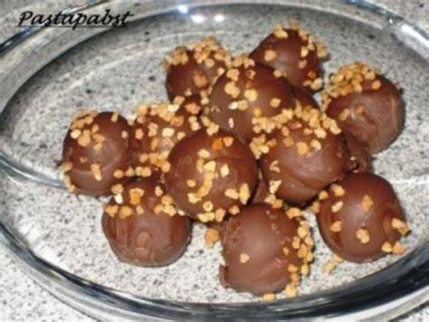 Geschenkverpackte Amaretto-Pralinen