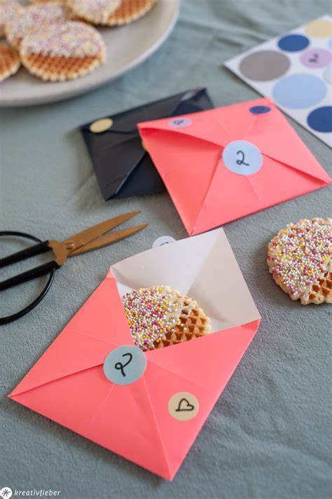Geschenkverpackte Kekse - ideale Mitbringsel für die Kita oder den Familienbesuch