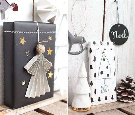 Geschenkverpackung mit Spekulatiuspralinen und Weihnachtsdeko