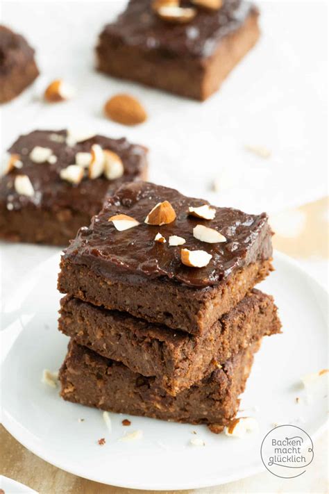 Gesunde Brownies ohne Zucker - schokoladige Stücke