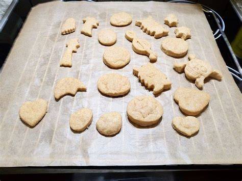 Gesunde Dinkelvollkornplätzchen in Kinderformen