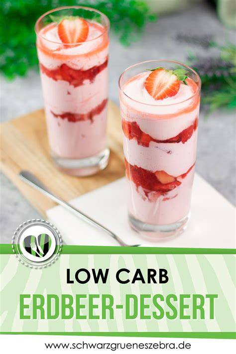 Gesundes Low-Carb-Erdbeer-Dessert im Glas