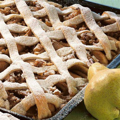 Gitterkuchen: Apfel-Birnen-Füllung unter Mürbteigstreifen