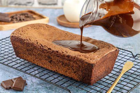 Glänzende Schokoglasur auf Kuchen