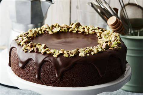 Glänzende Schokoladenglasur auf Kuchen
