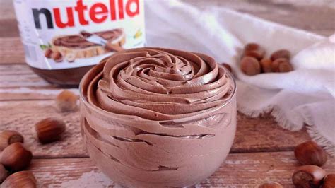 Gläser mit Nutella-Mascarpone-Creme