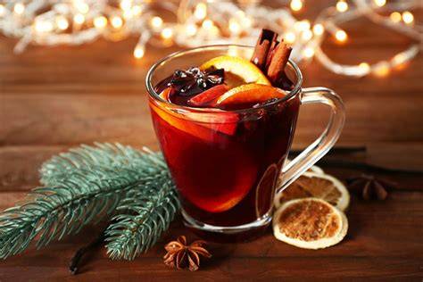 Gläser mit Schoko Punsch für die ganze Familie