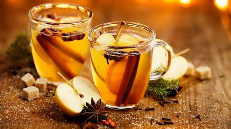 Gläser mit heißer Apfel-Ingwer-Marmelade