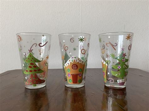 Gläser mit saisonaler Dekoration: Weihnachts-, Oster- und Sommermotive