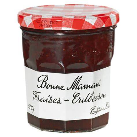 Gläser mit verschiedenen Bonne Maman Sorten