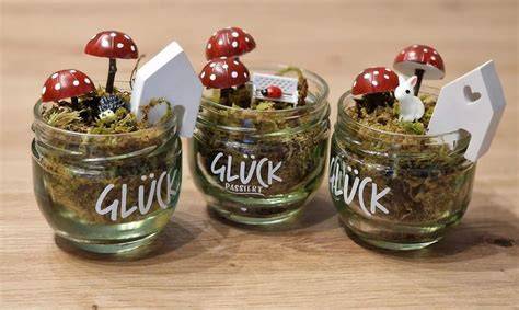 Glücksglas-Dekorationen: Silvester- und Neujahrsglücksbringer im Marmeladenglas