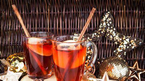 Glühwein-Dekoration und Serviervorschläge